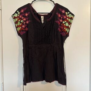 Anthropologie Floreat dark gray short sleeve 100% cotton embroidered